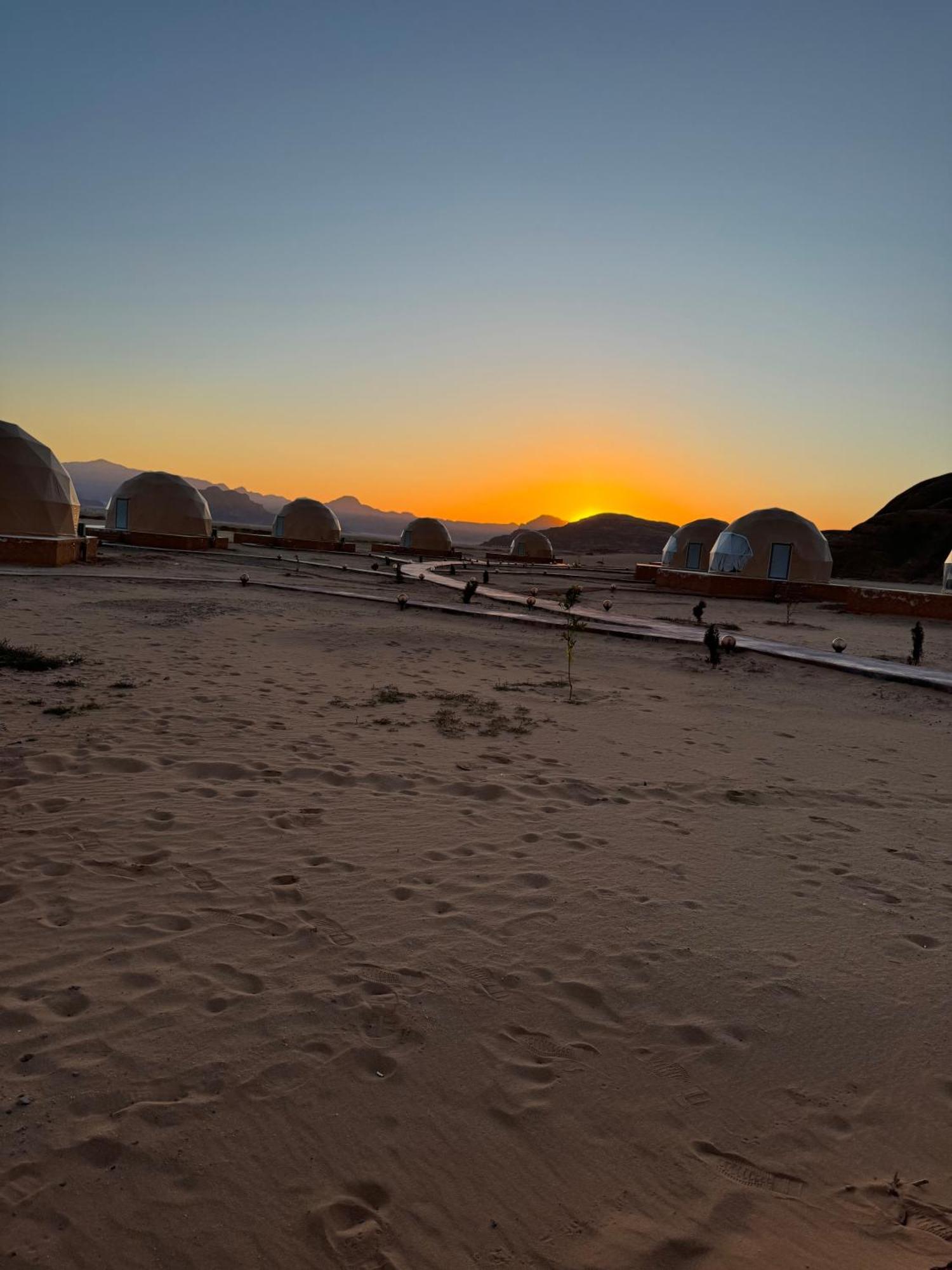 Wadi Rum Anwar Luxury Camp Екстериор снимка