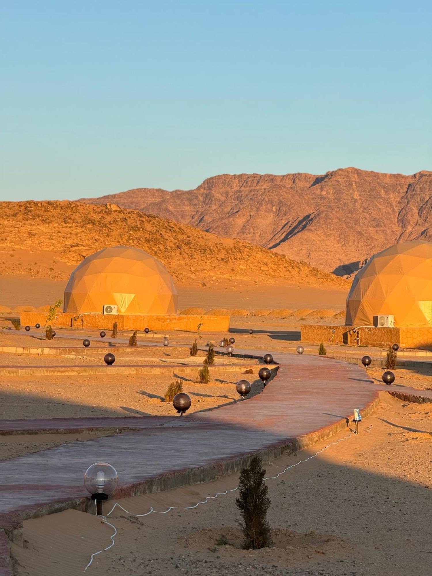 Wadi Rum Anwar Luxury Camp Екстериор снимка