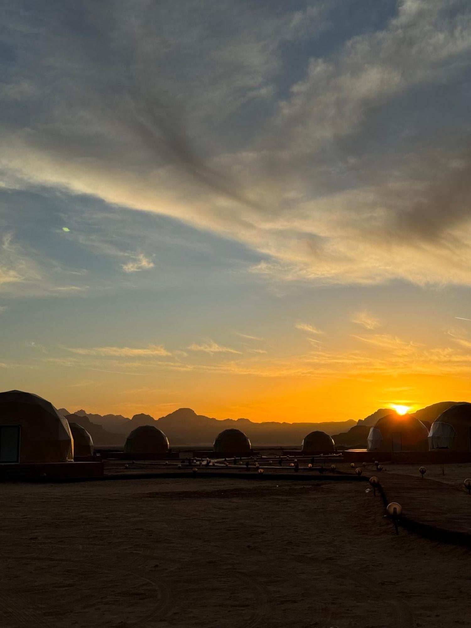 Wadi Rum Anwar Luxury Camp Екстериор снимка