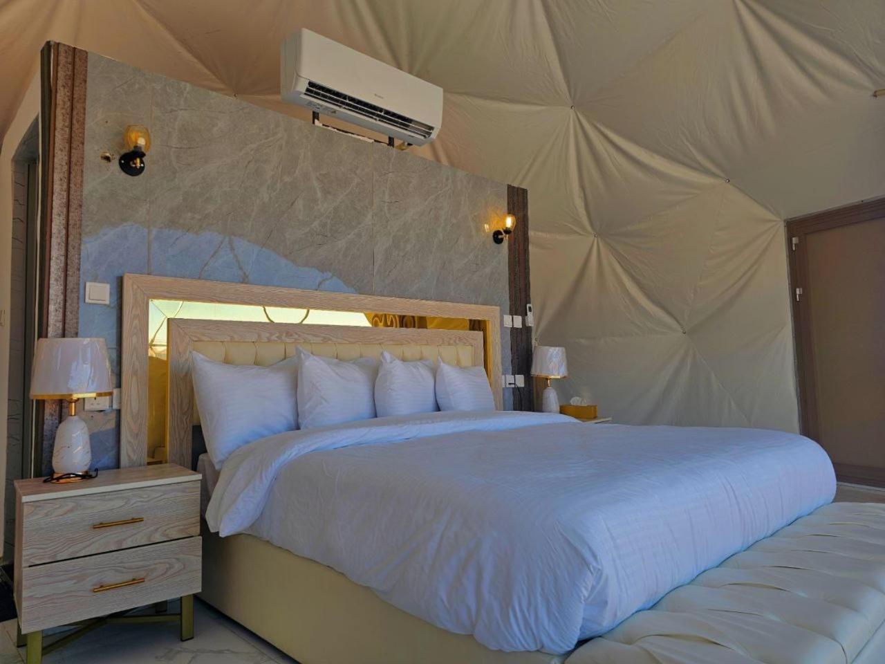 Wadi Rum Anwar Luxury Camp Екстериор снимка